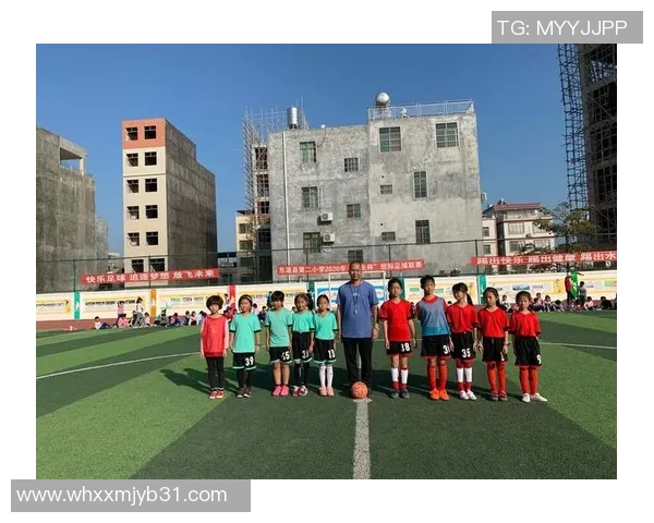 爸爸们与足球明星共度时光见证激情赛场上的父子情深与梦想追逐